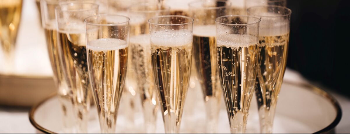 header living champagne wall