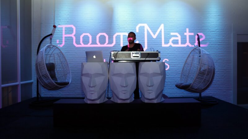 Room Mate Bruno dj booth