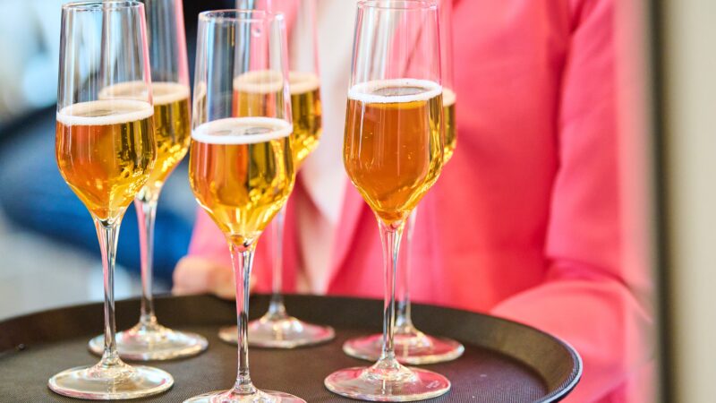 Vermaat-ARTIS - Tasting drinks - bubbels - Sparkling tea